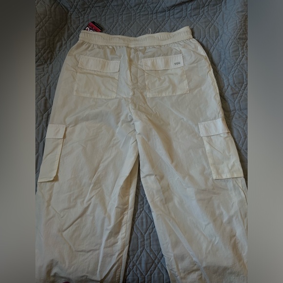DSG Dicks Sporting Goods, twitch & Allison white nylon cargo pants - Picture 4 of 5